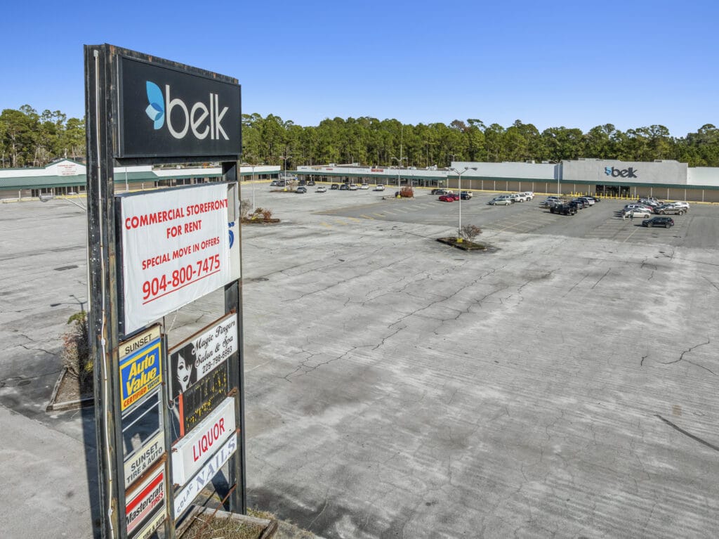 Exterior view of a commercial property at 2505 S Main St, Moultrie, GA, showcasing its architecture and surroundings.