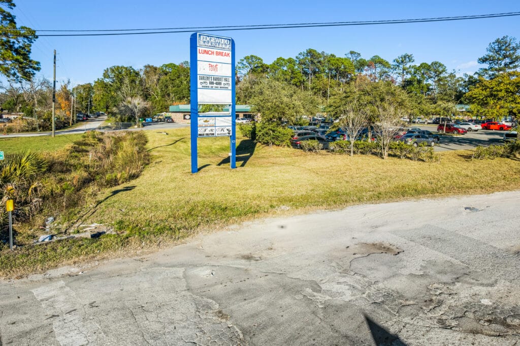 Exterior view of 40060 2851 Edgewood Ave N in Jacksonville, showcasing the building's architecture and surrounding landscape.