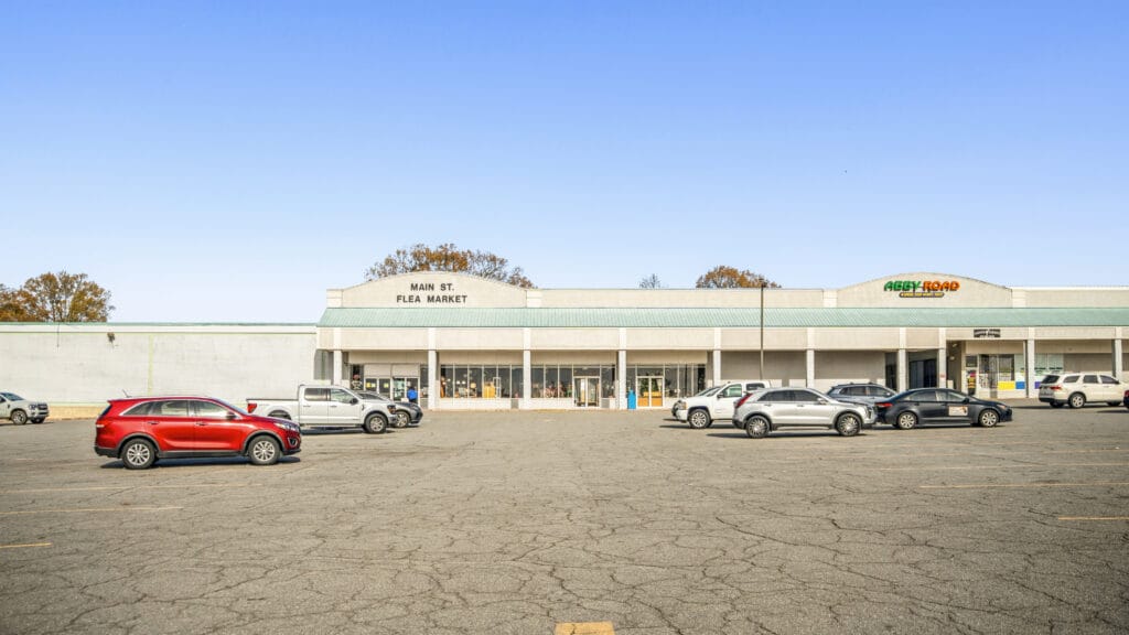 Exterior view of 638 W Main St in Jacksonville, AR, showcasing a modern building with large windows and a welcoming entrance.