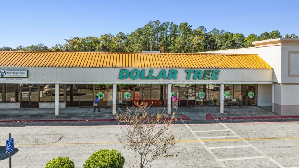 Exterior view of a commercial property at 229 W General Screven Way, Hinesville, GA, showcasing its architecture and surround