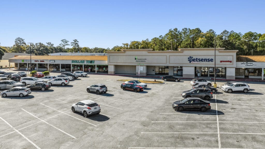 Exterior view of a modern commercial building located at 229 W General Screven Way, Hinesville, GA.