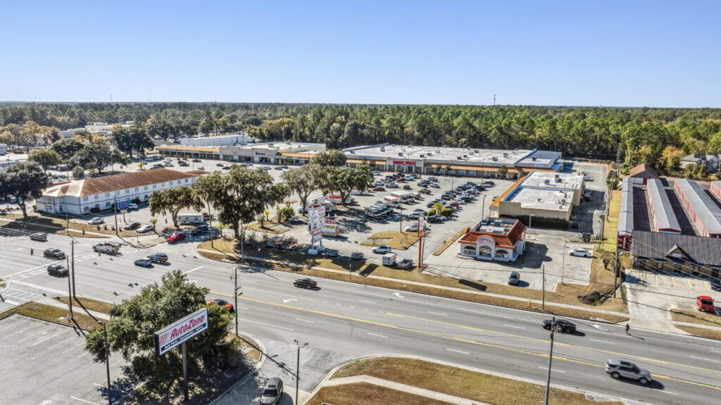 Exterior view of a commercial property located at 229 W General Screven Way, Hinesville, GA, showcasing its architecture.