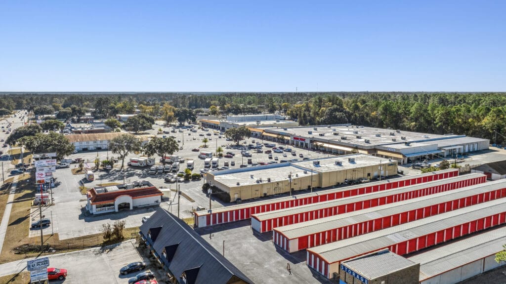 Exterior view of a commercial property at 229 W General Screven Way, Hinesville, GA, showcasing its architecture and surround
